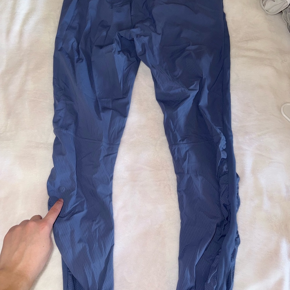 LULU joggers
